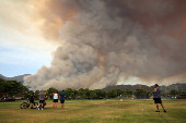 Airport Fire burns in the hills of Orange County