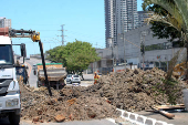 Solapamento abre cratera na Av. Doutor Gasto Vidigal em SP