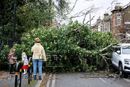 Storm Bert brings strong winds, heavy rain and snow across the UK