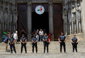 Movimento passe livre fez protesto durante a missa na catedral da S