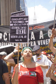 Manifestantes protestam contra a jornada de trabalho 6x1