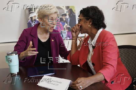 Senator Elizabeth Warren tours Head Start School