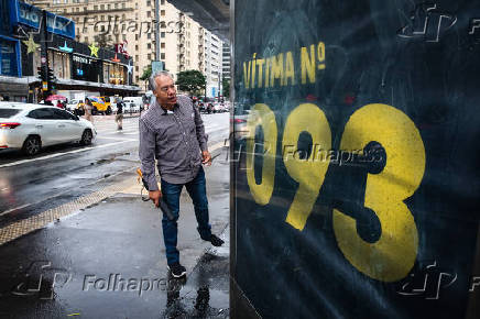Ponto de nibus na av. Paulista parte de campanha da Prefeitura de SP contra mortes no trnsito