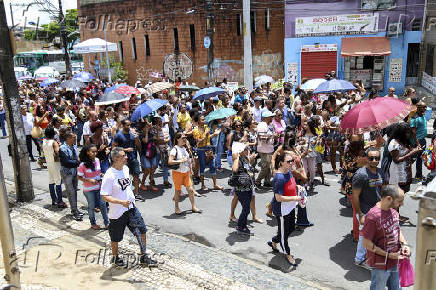 Servidores protestam contra reforma da Previdncia da Bahia