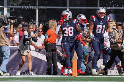 NFL: Miami Dolphins at New England Patriots