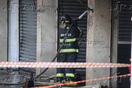 Incndio atinge Shopping 25 de Maro no bairro do Brs