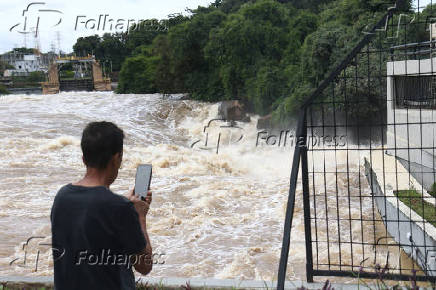 Cheia do rio Tiet deixa Salto em estado de alerta