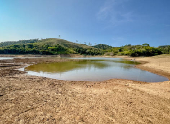 Nvel baixo da Represa de Paraibuna SP