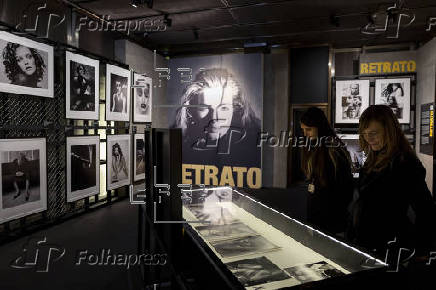 El Museo del Traje inaugura la exposicin 'Ferrater. Foto.Moda.Fuerza