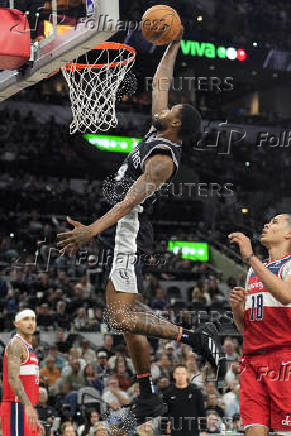 NBA: Washington Wizards at San Antonio Spurs