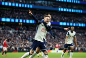 Premier League - Tottenham Hotspur v Manchester United