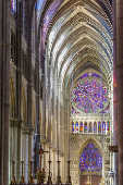 Vista interna da Catedral de Notre-Dame de Reims, na Frana
