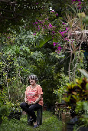 A paisagista Marisa Carneiro, proprietria de um hospital de plantas 