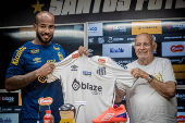Patrick  apresentado como novo jogador do Santos FC, na Vila Belmiro, em Santos (SP)
