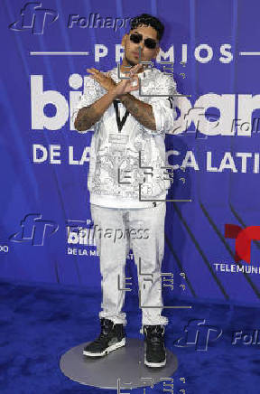 El negro y los diseos clsicos intervenidos dominaron la alfombra de los Latin Billboards