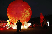 Bogot enciende la Navidad con el 'Festival de luces Brilla', alusivo al medio ambiente