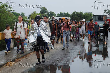 Migrant caravan leaves Huixtla to reach the U.S. border