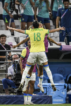 Brasil vence Espanha e disputa ouro com EUA no futebol feminino