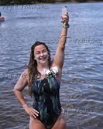 Ultramaratonista Alessandra Melo nada 50km em defesa do So Francisco