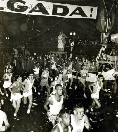 Atletas largam na Corrida de So Silvestre em 1956