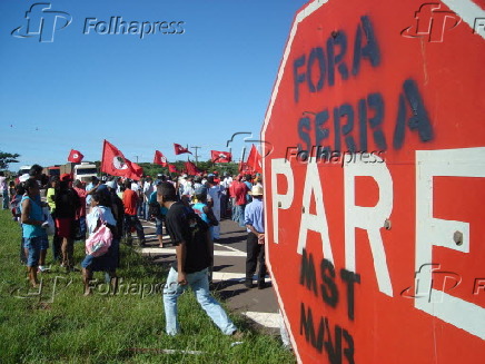 Folhapress Fotos Manifestantes Do Mst Movimento Dos