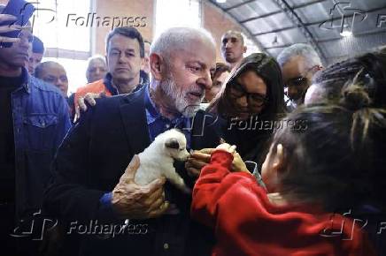 Presidente Lula  visita um abrigo para pessoas atingidas pelas enchentes em So Leopoldo (RS)