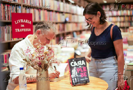 Lanamento do livro O Cara da Peble