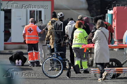 Salvamento Martimo rescata en el Hierro una segunda embarcacin con165 personas, 20 de ellas mujeres