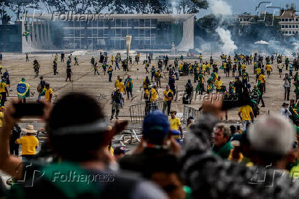 Golpistas invadem e depredam os prdios no DF