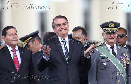 Jair Bolsonaro durante cerimnia pelo Dia do Exrcito
