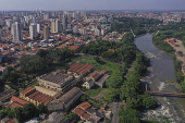 Vista das moradias na cidade s margens do Rio Piracicaba.