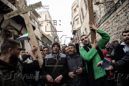 Protests erupt in Syria over Christmas tree burning