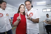 Evandro Leito candidato do PT vota em Fortaleza