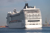 Movimentao de transatlnticos no pier mau no rio de janeiro