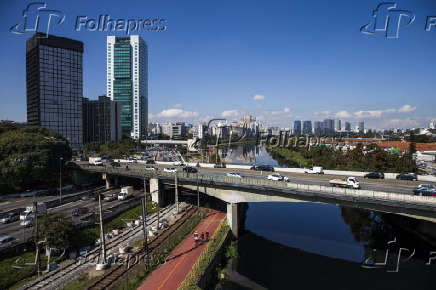 Vista da ponte Eusbio Matoso em So Paulo (SP)