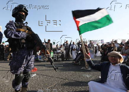 Houthi supporters rally in Sana'a in solidarity with the Palestinian people