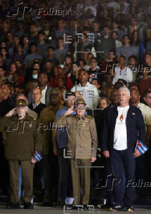 Miles de cubanos marchan en memoria del prcer Mart, encabezados por Daz-Canel y Castro