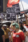 Manifestantes protestam contra a jornada de trabalho 6x1