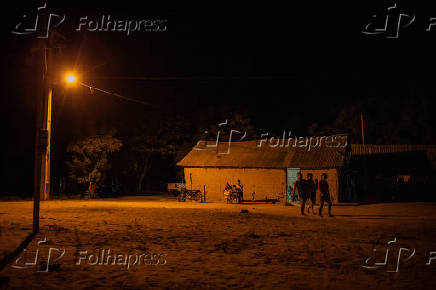 ndios guajajaras na aldeia Jenipapo, na terra indgena Arariboia (MA)