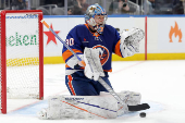 NHL: Toronto Maple Leafs at New York Islanders