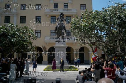 Authorities reinstall a statue of Spanish conqueror