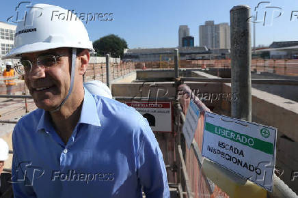 O governador Rodrigo Garcia, faz vistoria das obras 