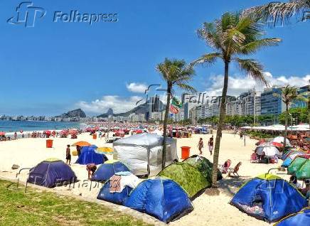 Praia de Copacabana, lotada na vspera de Ano novo