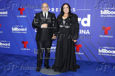 El negro y los diseos clsicos intervenidos dominaron la alfombra de los Latin Billboards