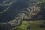Vista area de uma pedreira na zona norte da cidade de So Jos dos Campos (SP)