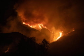 Firefighters battle 'Airport Fire' wildfire in California