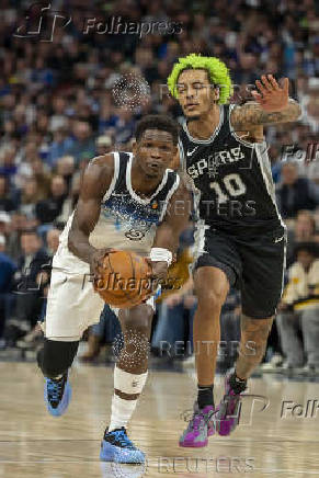 NBA: San Antonio Spurs at Minnesota Timberwolves