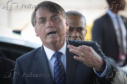 Entrevista do presidente Bolsonaro na Alvorada, em Braslia (DF)