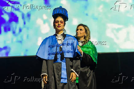 A cantora Marisa Monte e a mdica e professora de medicina Ludhmila Hajjar