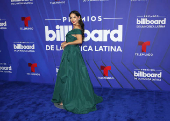 El negro y los diseos clsicos intervenidos dominaron la alfombra de los Latin Billboards